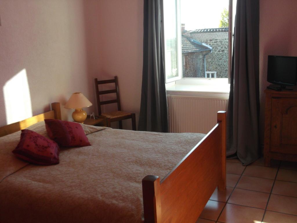La Ferriere Bed & Breakfast Saint-Medard-en-Forez Bilik gambar